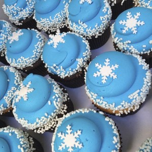 13cupcakes_light_blue_snowflake_5_d5184cb2-05ae-437a-a92f-8cc271aafcb9_1024x1024