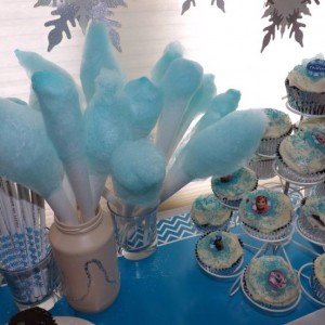 frozen-party-candy-floss-wands
